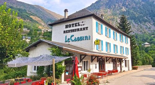 Le Freney-d'Oisans Apartment | Discover Hôtel Le Cassini: Pet-Friendly & Family Welcoming