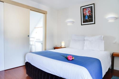 Saint-Armel Hotel | Discover Hôtel Le Chevalier Gambette: 9/10 Rated Retreat