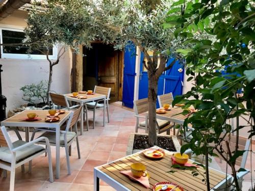 Avignon City Centre Hotel | Discover Hôtel Le Colbert: Highly Rated with Restaurant