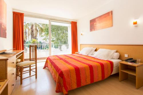 Alenya Hotel | Pet-Friendly Hôtel Le Domaine du Mas Blanc with Ocean Views