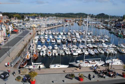 Paimpol Hotel | Pet-Friendly Hôtel Le Goëlo with Oceanfront Views