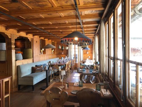 St. Luc Hotel | Pet-Friendly Retreat at Hôtel Le Grand Chalet Favre