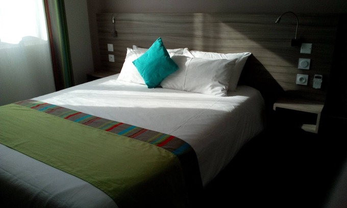 Mediterranee Hotel | Unforgettable Stay at Hôtel Le Majestic with Pool & Breakfast