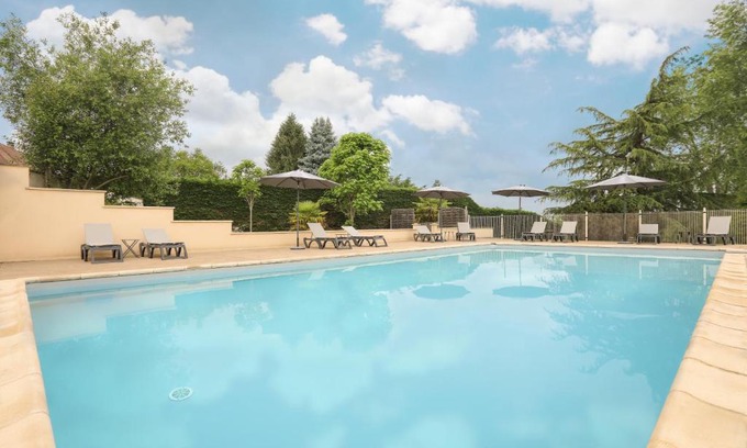 Sarlat-la-Caneda Hotel | Pet-Friendly Hôtel Le Mas del Pechs with Ocean Views
