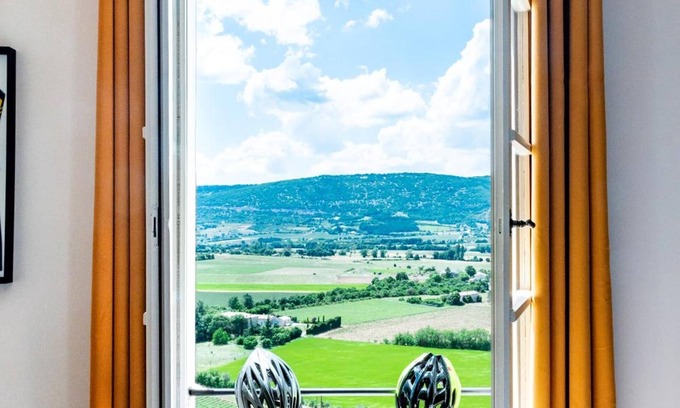 Sault Hotel | Exceptional Hôtel Le Nesk with Pool and Spa Amenities