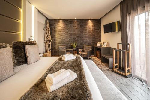 Carcassonne Hotel | Elegant Hôtel Le Parc with Renowned Dining by Franck Putelat