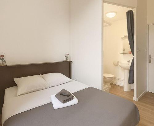 Lens Hotel | Family-Friendly Hôtel Le Paris Brest with Restaurant & Breakfast