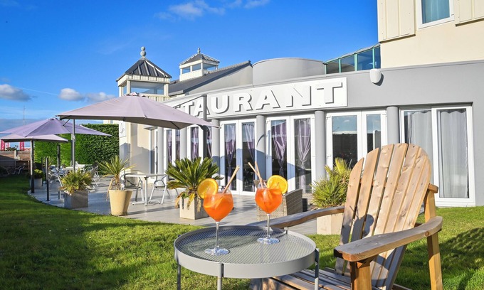 Saint-Lo Hotel | Discover Comfort at Hotel Restaurant Lunotel with Breakfast