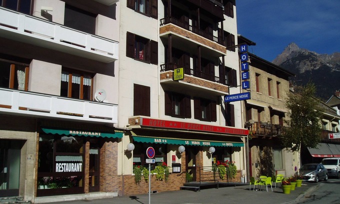 Modane Hotel | Welcoming Hôtel Restaurant le Perce Neige with Family-Friendly Service