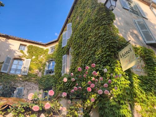 Figeac Hotel | Experience Comfort at Hôtel Le Quatorze - Rated 9/10