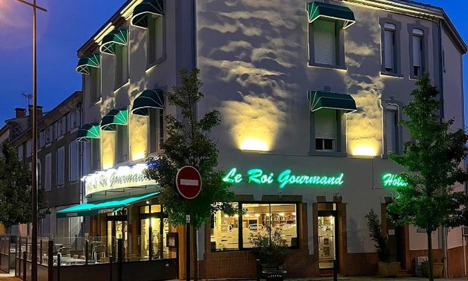 Pamiers Hotel | Discover Hôtel Le Roi Gourmand: Pet-Friendly Stay Awaits