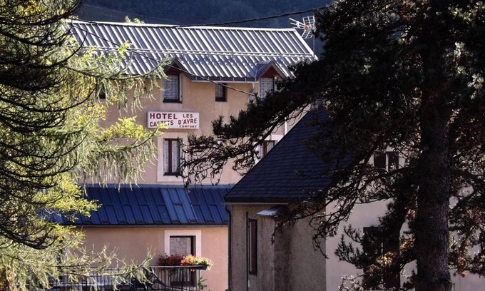 Bareges Hotel | Discover Hôtel Les Castets d'Ayré: Rated 9.2/10 with Dining