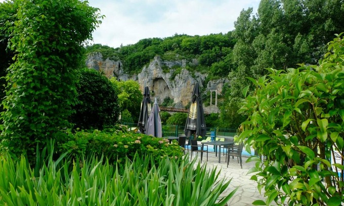 Bouzies Hotel | Relax at Hôtel Les Falaises with Pool, Spa & Family-Friendly Fun