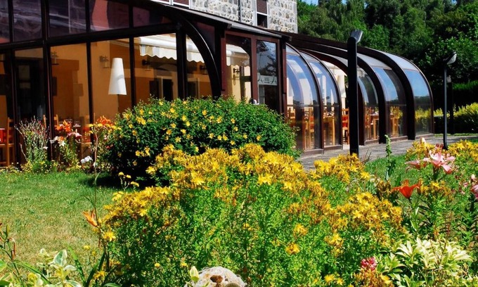 Orcines Hotel | Inviting Hôtel les Hirondelles: Rated 9.2 & Family-Friendly