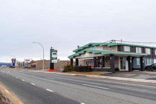 Sept-Iles Hotel | Discover Hôtel Les Mouettes: Pet-Friendly & Family-Ready