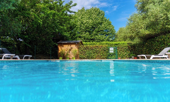 Draguignan Hotel | Discover Hôtel Les Oliviers: Pool, Spa & Family-Friendly