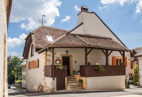Hauterive Hotel | Discover Hôtel Les Vieux Toits: Family-Friendly Haven