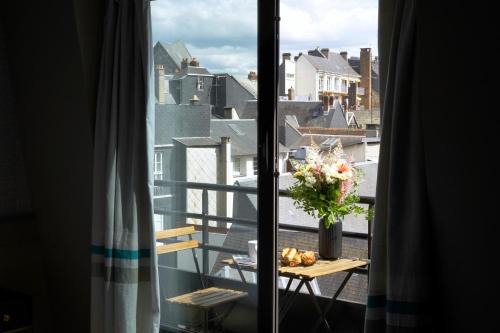 Quartier Vieux Marche-Cathedrale Hotel | Experience Hôtel Littéraire Gustave Flaubert's 4-Star Stay