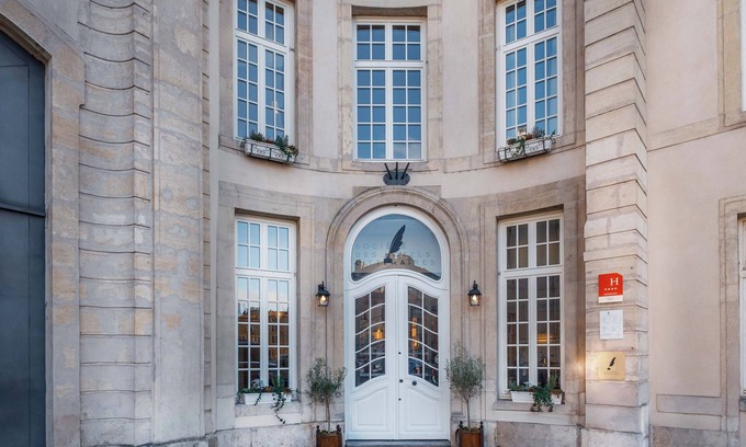 Saint Nicolas - Charles III - Ville vieille - Trois Maisons - Leopold Hotel | Charming Hôtel Littéraire Stendhal: Spa & Family-Friendly Stay
