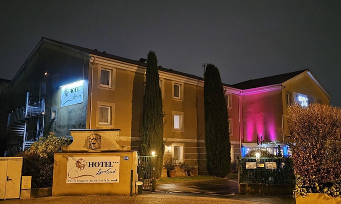 Pierre-Benite Hotel | Discover Hôtel Lyon Sud: Pool & Breakfast Awaits You