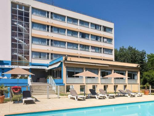 Flace Hotel | Discover Hôtel Mercure Mâcon Bord de Saône with Pool & Views