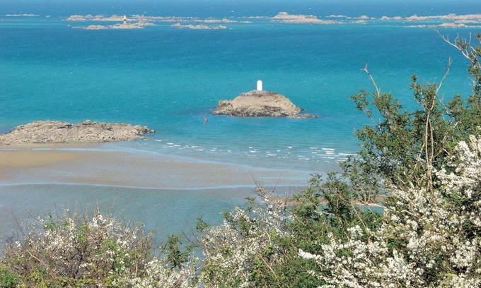 Binic Hotel | Beachside Retreat: Hôtel Miléade de la Plage - Binic