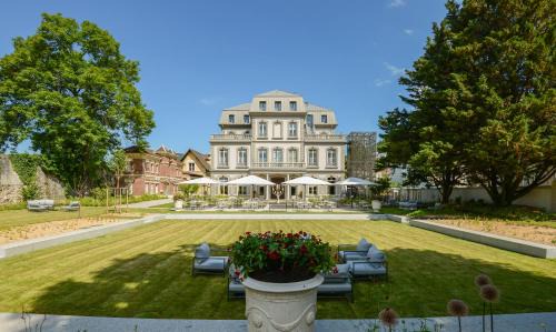 Voiron Hotel | Discover Hôtel Mille Pas: Pet-Friendly Retreat with Breakfast