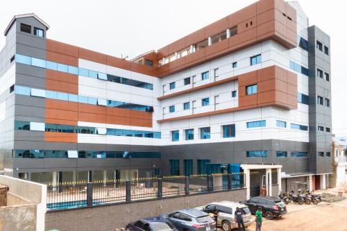 Lome Hotel | Budget-Friendly Hotel Mirambeau: Family & Pet Friendly Stay