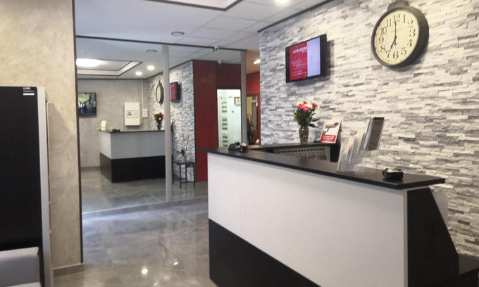 Saint-Denis Hotel | Modern Comfort and Family-Friendly Amenities at Hôtel Moderne