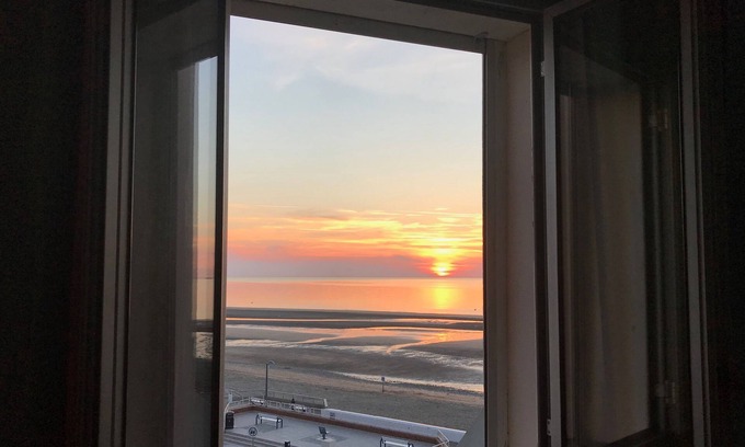 Villers-sur-Mer Hotel | Eco-Friendly Hôtel Outre-Mer with Family Amenities & Breakfast