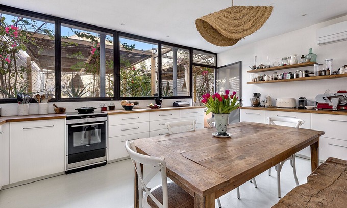Hostalets House | Elegant Hotel Particulier in Palma with Family-Friendly Amenities