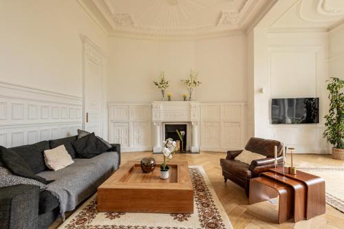 Valenciennes Apartment | Elegant Hôtel particulier - Le 119: Guest Rated 9.4/10