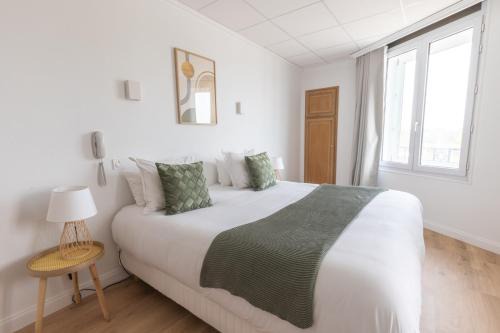 Centre Erlon Hotel | Discover Hôtel Porte Mars Reims: Pet & Child Friendly Stay