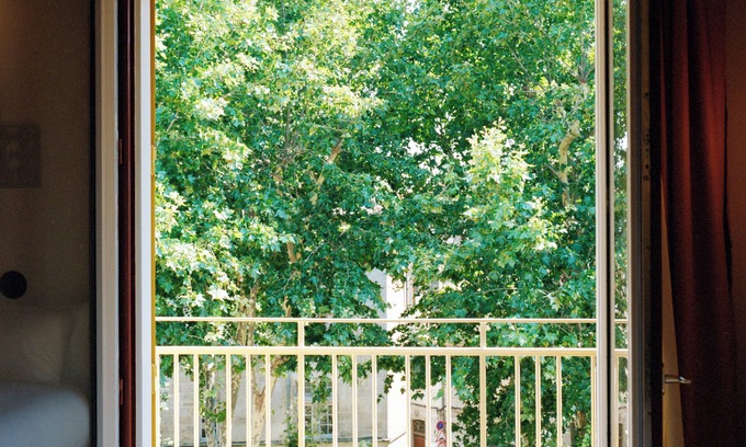 Arles City Centre Hotel | Experience Elegance at Hôtel Présent with Spa & Dining