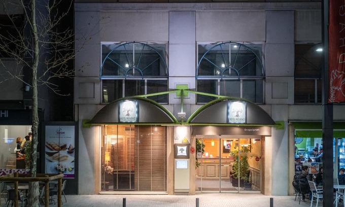 Draguignan Hotel | Pet-Friendly Hôtel Provence with Family Amenities & Dining