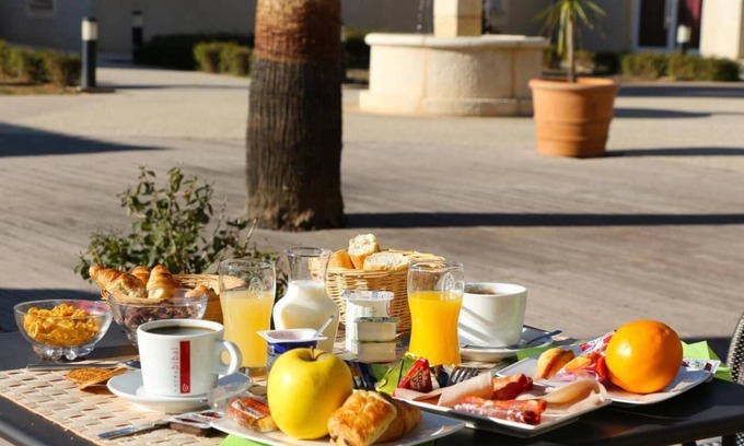 Gallargues-le-Montueux House | Discover Hôtel Restaurant Les Jasses de Camargue’s Best Amenities