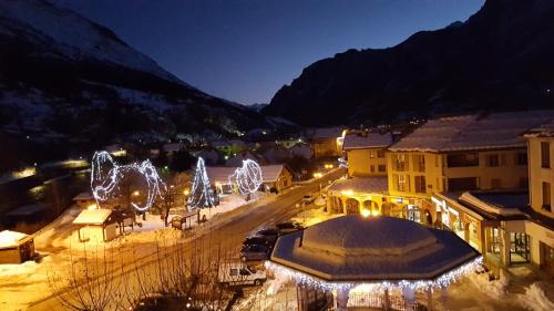 LʼArgentiere-la-Bessee Hotel | Discover Hôtel Restaurant Glaizette: Pet-Friendly Retreat