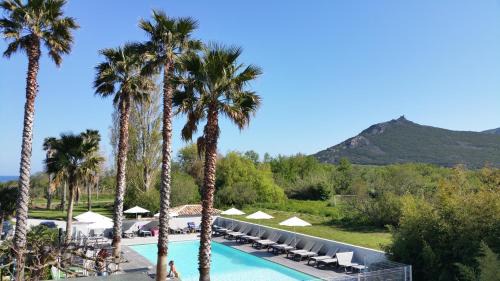 Pietracorbara Hotel | Pet-Friendly Hôtel Restaurant Les Chasseurs with Pool & Hot Tub