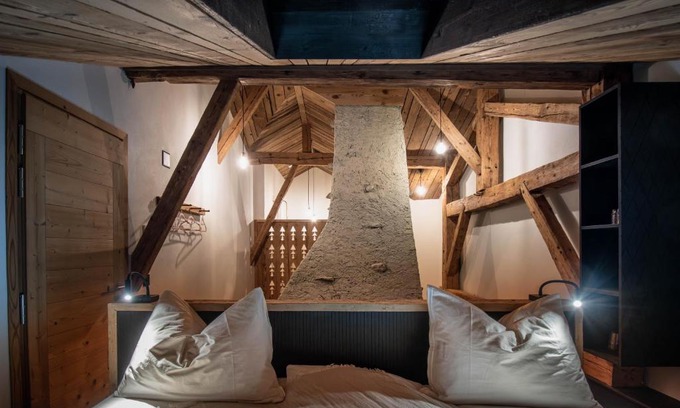 La Sagne Hotel | Discover Hôtel-Restaurant Le Cochon Rose: Pet Friendly Stay