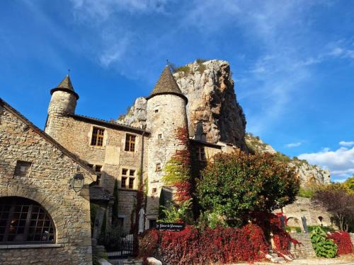 La Malene Hotel | Pet-Friendly Stay at Hôtel-Restaurant Le Manoir De Montesquiou