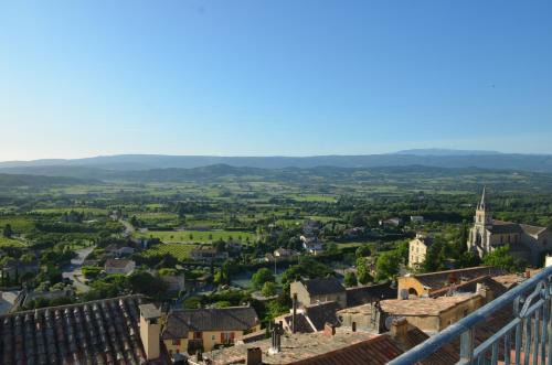 Bonnieux Hotel | Discover Hôtel Restaurant Panoramique César with Family Dining