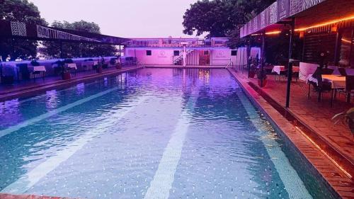 Ouagadougou Hotel | Discover Hôtel Ricardo: Pet-Friendly Retreat with Pool