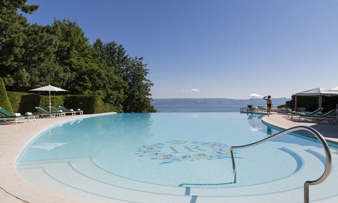 Evian-les-Bains Hotel | Experience Elegance at Hôtel Royal - 5 Star Retreat
