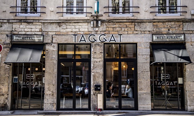 Moliere - Edgard Quinet Hotel | Discover Comfort at Hôtel Taggât - Accessible & Family-Friendly