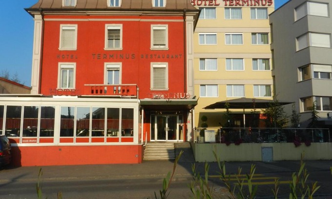 Porrentruy Hotel | Family-Friendly Hôtel Terminus with Pet Amenities & Dining