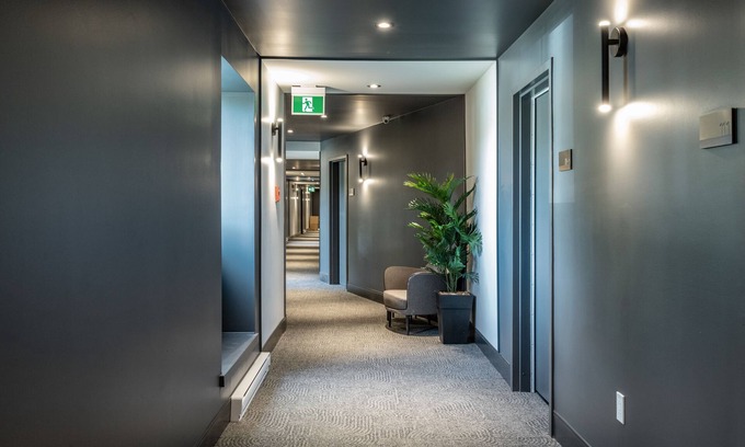 Magog Hotel | Discover Hôtel Versō: Family-Friendly with Pool & Dining
