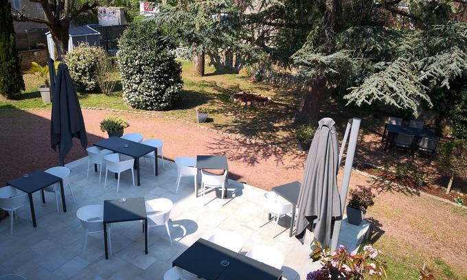 Mercurey Hotel | Discover Hôtellerie du Val d'Or: Family-Friendly Comfort