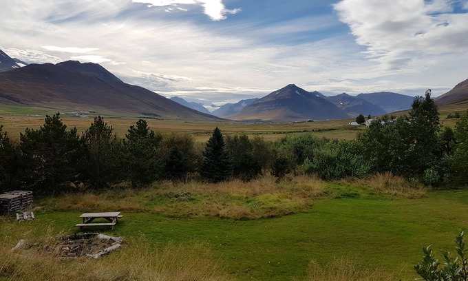 Dalvik House | Welcoming Húsabakki Guesthouse: Family-Friendly Getaway