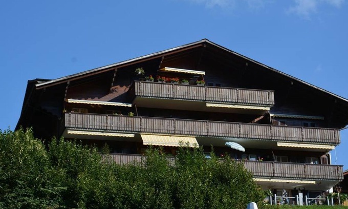 Zweisimmen Apartment | Cozy Hübeli (Arm) by Interhome: Spa & Family-Friendly Stay