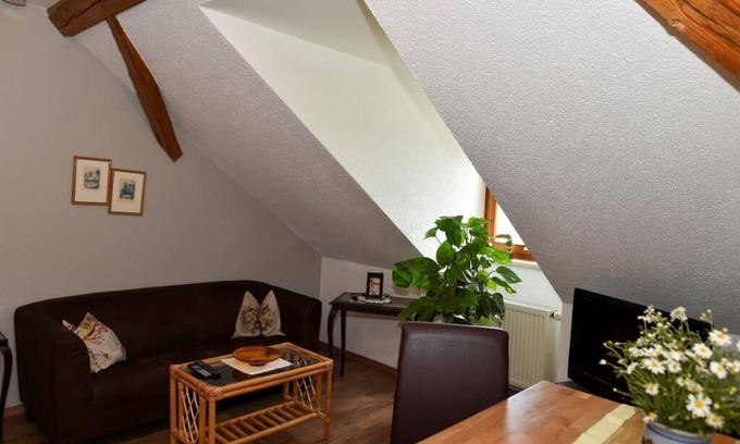 Traitsching Apartment | Cozy Loft Apartment for 1-2 Guests with Kitchen Access